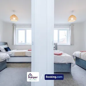 Harper Prime: Chester Center Townhouse Holiday home