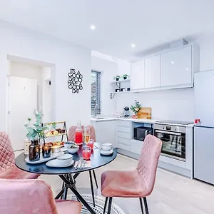Edgeley House Holiday home